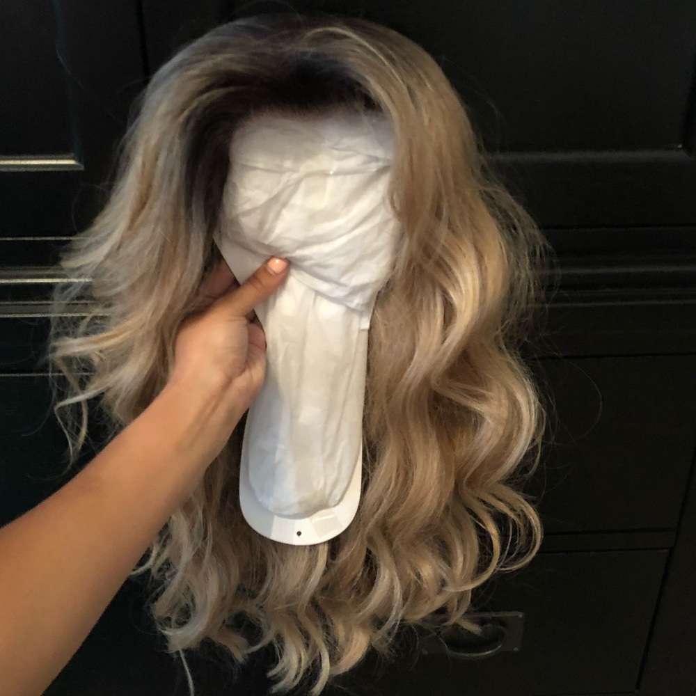 Blonde wig!